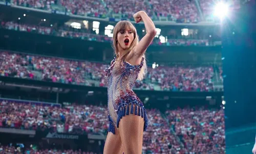 
          Imagem ilustrativa da imagem Taylor Swift exige garrafas de vinho e sorvete em camarim de shows na Argentina
          