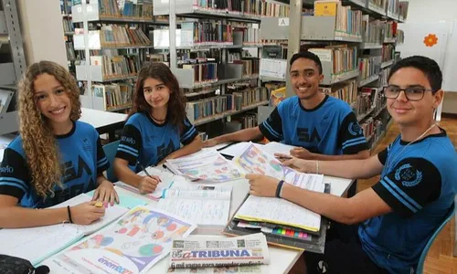 
          Imagem ilustrativa da imagem Tempo de prova no Enem vira desafio para estudantes
          