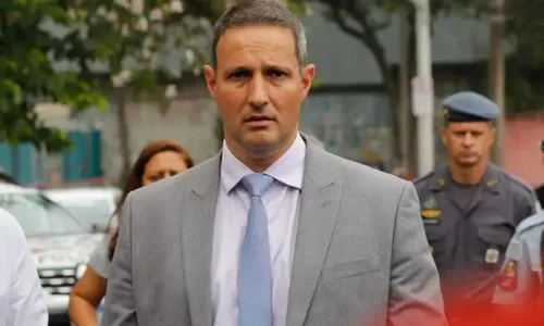 
          Imagem ilustrativa da imagem Tiro, porrada e bomba
          