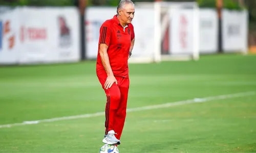 
          Imagem ilustrativa da imagem Tite recebe boas notícias no Flamengo e tem força máxima por sprint final
          