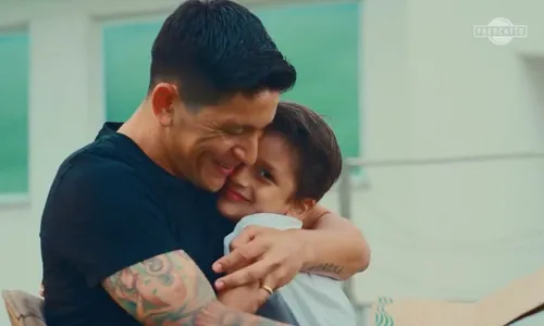 
          Imagem ilustrativa da imagem VÍDEO | Filho de Cano escreve carta ao pai para a Libertadores
          