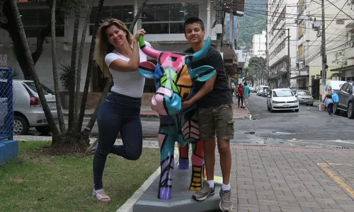 
          Imagem ilustrativa da imagem Vacas “invadem” as ruas da Vitória e Vila Velha em projeto de arte
          