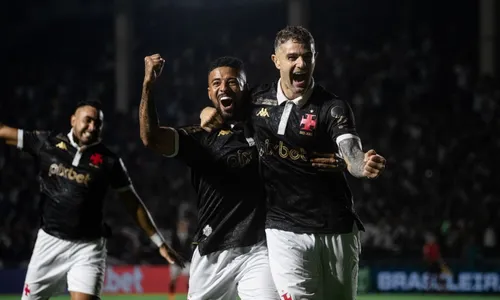 
          Imagem ilustrativa da imagem Vasco goleia o Coritiba e agita briga contra o Z4 no reencontro com a torcida
          