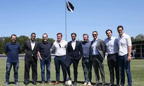 
          Imagem ilustrativa da imagem Vasco recebe da 777 Partners a última fatia do aporte previsto para 2023
          