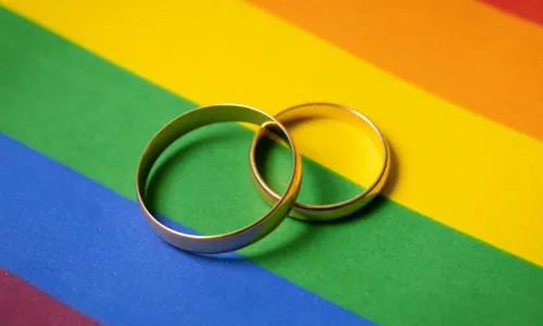 
          Imagem ilustrativa da imagem Veja como votaram deputados da comissão que quer proibir casamento homoafetivo
          