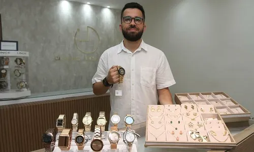 
          Imagem ilustrativa da imagem Vem pro Centro: Relojoarias resistem ao tempo
          