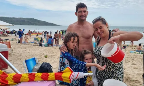 
          Imagem ilustrativa da imagem Verão em Guarapari: Turistas dão sugestões para melhorar praias
          