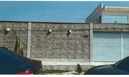 
          Imagem ilustrativa da imagem Vigaristas têm vida de ostentação e luxo após dar prejuízo a idosos
          