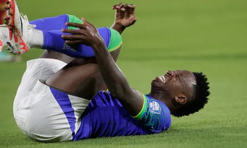 
          Imagem ilustrativa da imagem Vini Jr é cortado da seleção após lesão na coxa e não enfrenta a Argentina
          