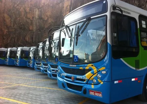 
          Imagem ilustrativa da imagem Vital: ônibus extras e linhas especiais para os foliões
          