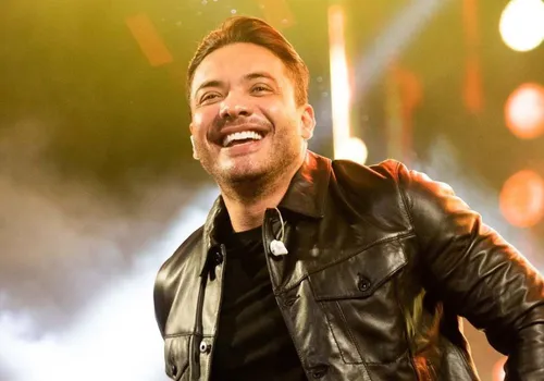 
          Imagem ilustrativa da imagem Wesley Safadão segura o choro e desabafa: "Vontade de sair correndo do palco"
          