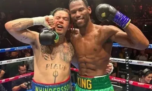 
          Imagem ilustrativa da imagem Whindersson Nunes perde luta e vira meme
          