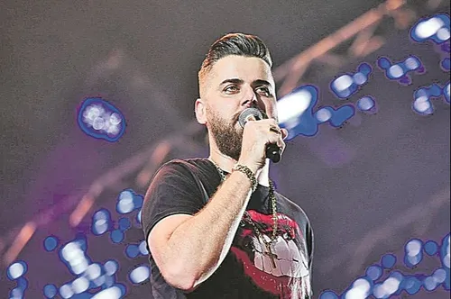 
          Imagem ilustrativa da imagem Zé Neto passa noite na UTI após sofrer grave acidente em SP
          