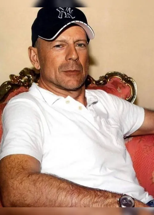 Imagem ilustrativa da imagem "A alegria de viver se foi", diz amigo de Bruce Willis sobre atual estado do ator