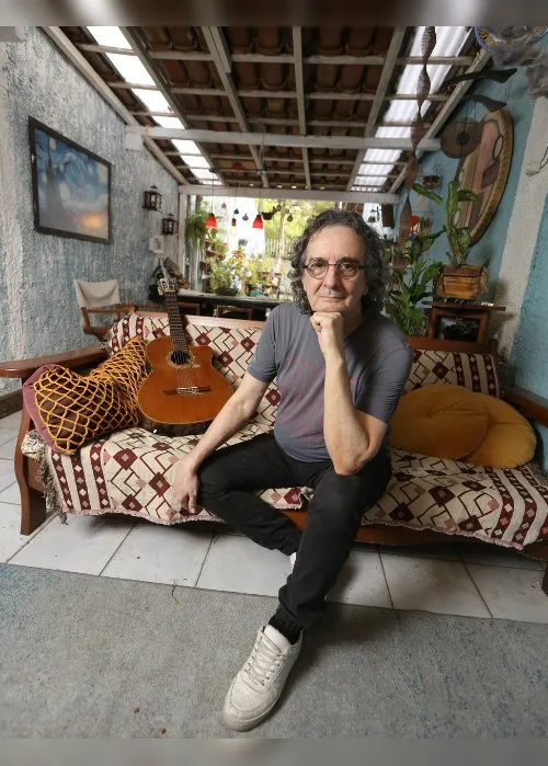 Imagem ilustrativa da imagem “A beleza do Espírito Santo me surpreendeu”, diz cantor e compositor Carlos Papel