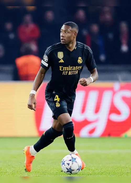 Imagem ilustrativa da imagem Alaba rompe ligamento e desfalca Real Madrid até o final da temporada