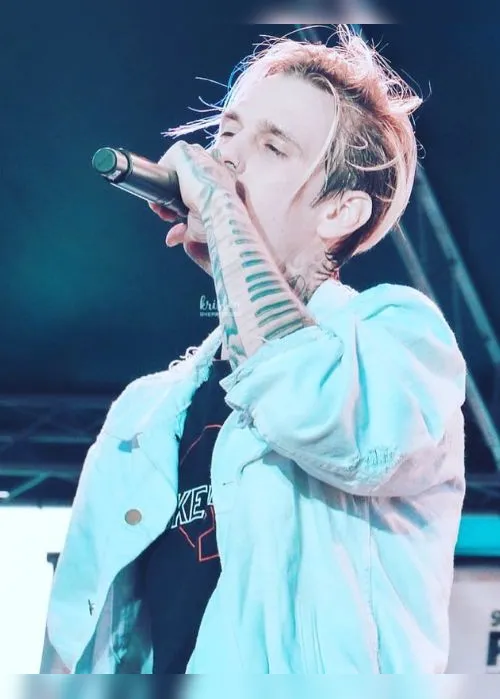 Imagem ilustrativa da imagem Família de Aaron Carter acusa médicos e farmácias pela morte do cantor