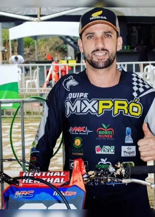 Imagem ilustrativa da imagem Piloto de motocross morre após cair de bicicleta em casa no ES