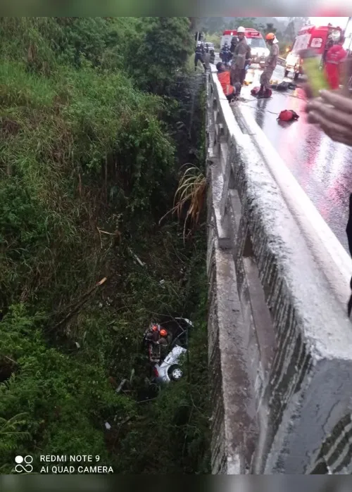Imagem ilustrativa da imagem Rodovia é interditada após carro cair de ponte no ES