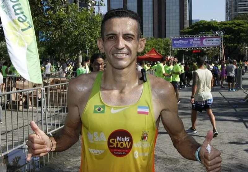 Claudinei Pereira, 37 anos, chegou em primeiro no percurso de 10 km