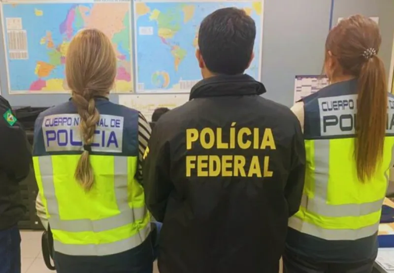 Policiais federais brasileiros acompanharam a operação
