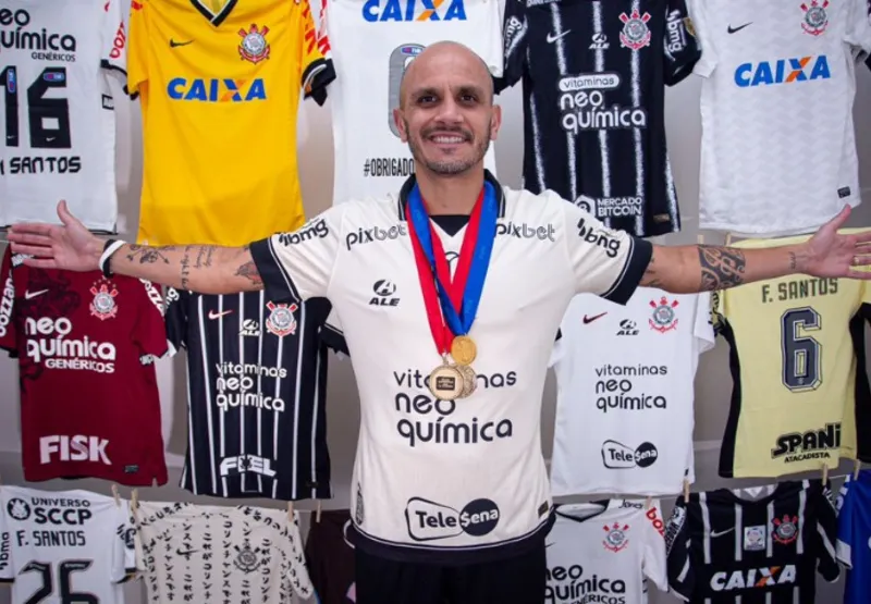 Jogador decidiu se aposentar aos 38 anos e duas passagens pelo Corinthians