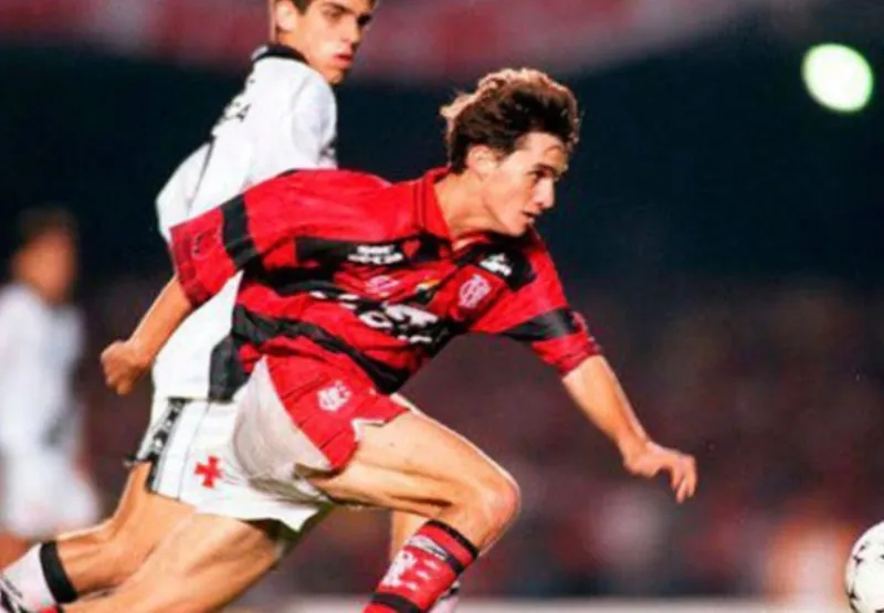 Sávio teve duas passagens pelo Flamengo e soma mais de 250 jogos pelo clube