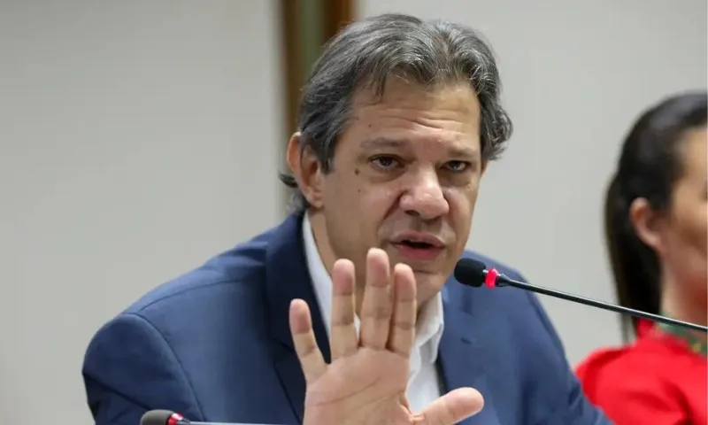 Imagem ilustrativa da imagem "Carga tributária não justificará aumento do diesel", diz Haddad