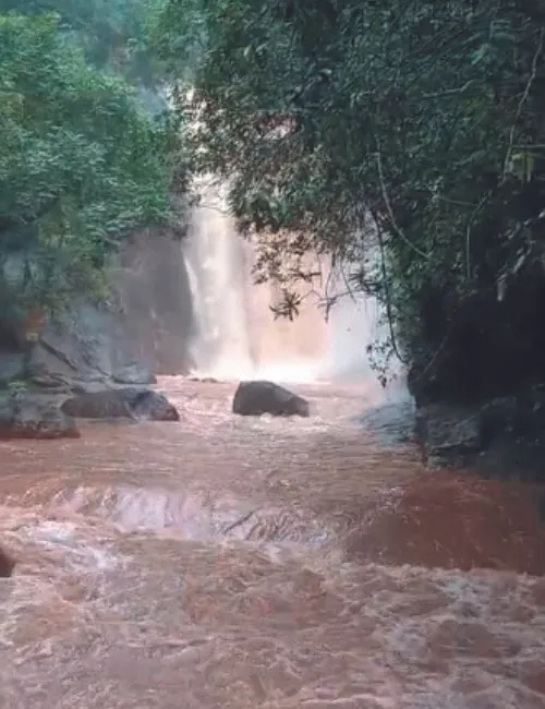 Imagem ilustrativa da imagem Chuva provoca espetáculo da natureza nas cachoeiras do ES