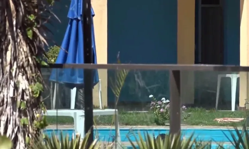 Imagem ilustrativa da imagem Dono de restaurante é ameaçado de morte após impedir uso de piscina na Serra