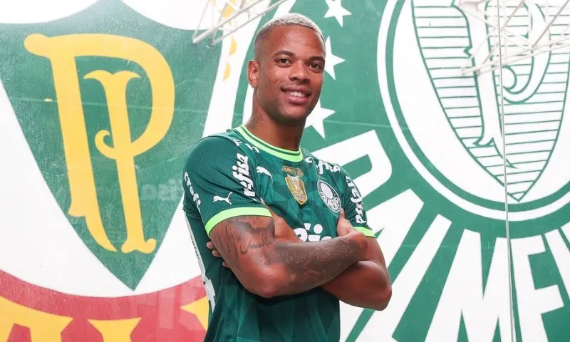 Imagem ilustrativa da imagem Em clima de BBB, Palmeiras oficializa Caio Paulista com contrato até 2028