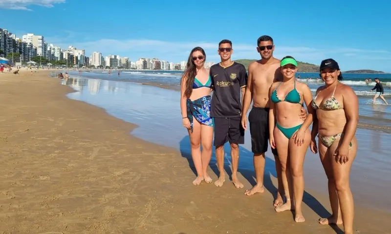 Imagem ilustrativa da imagem Famílias começam a chegar em Guarapari para curtir as férias