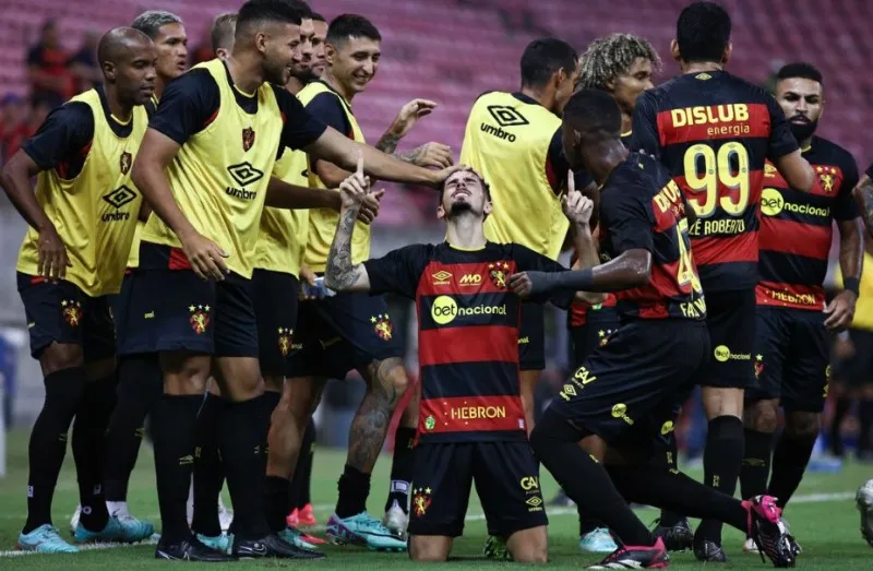 Imagem ilustrativa da imagem Jogando bem, Sport vence Afogados por 2x0 e assume liderança isolada do Estadual