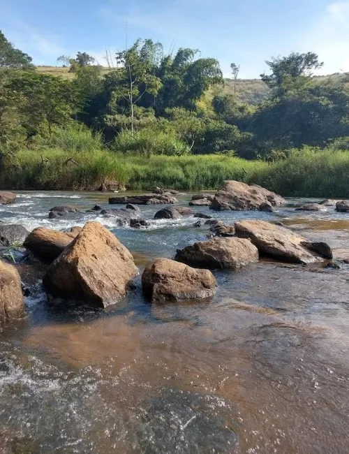 Imagem ilustrativa da imagem Jovem morre afogado em cachoeira de Colatina