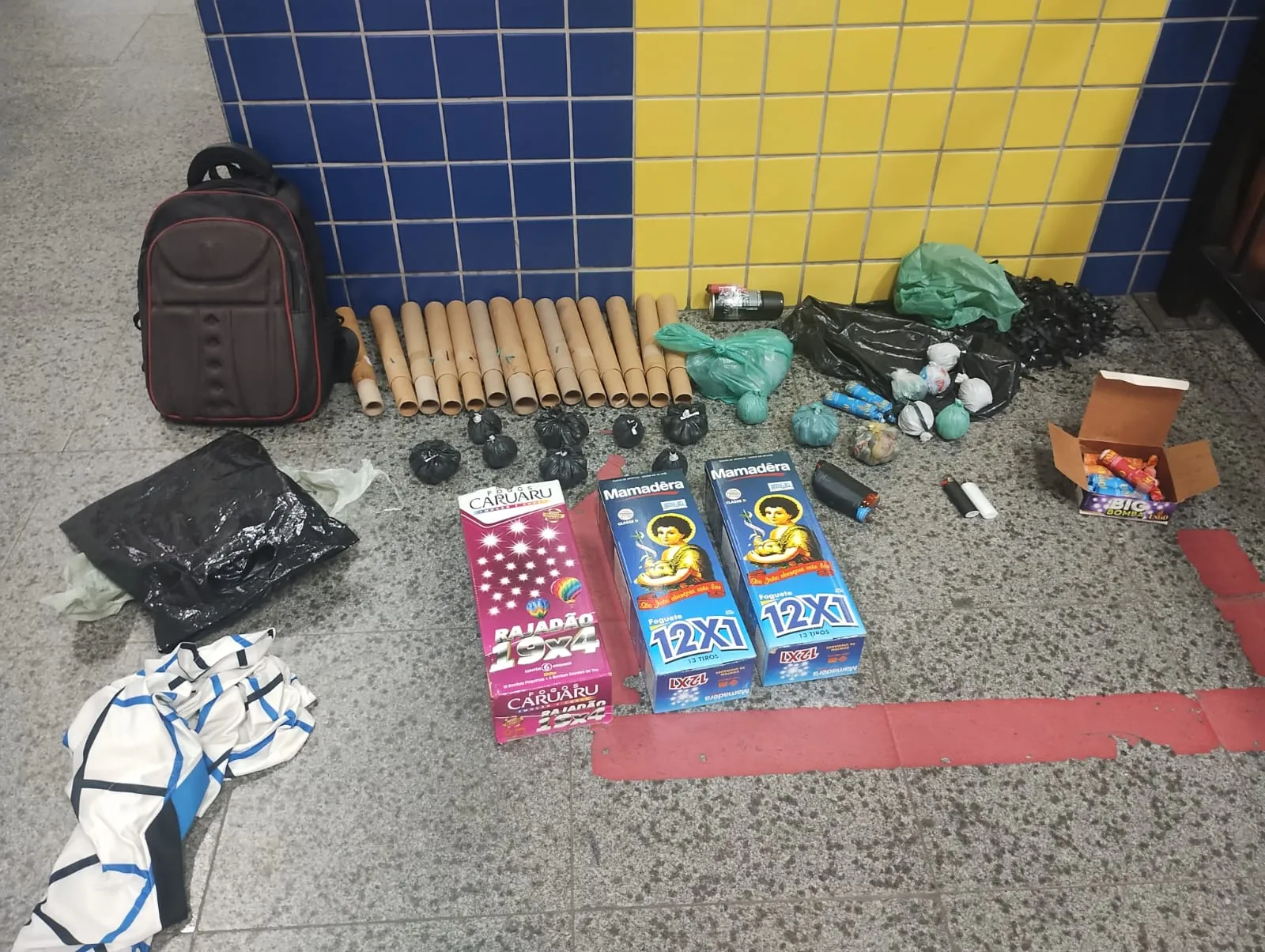 Imagem ilustrativa da imagem PM prende integrantes de torcidas organizadas antes do jogo começar