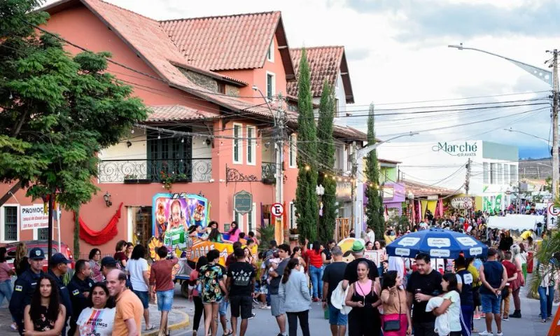 Imagem ilustrativa da imagem Primeira edição do Tardes no Polo celebra o Carnaval em Gravatá