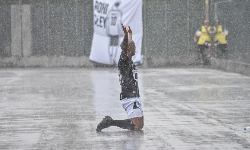 Imagem ilustrativa da imagem Rio Branco retoma liderança do Capixabão após vitória no clássico Vi-Rio