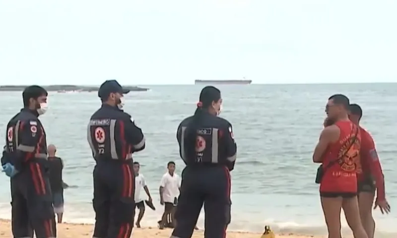 Imagem ilustrativa da imagem Adolescente que morreu afogado na Praia da Costa é identificado