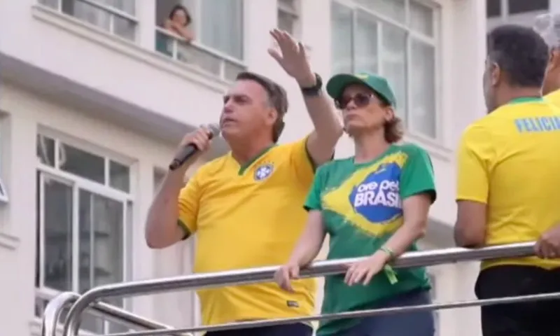 Imagem ilustrativa da imagem Bolsonaro reúne milhares na Paulista e em discurso fala em abuso de alguns no país