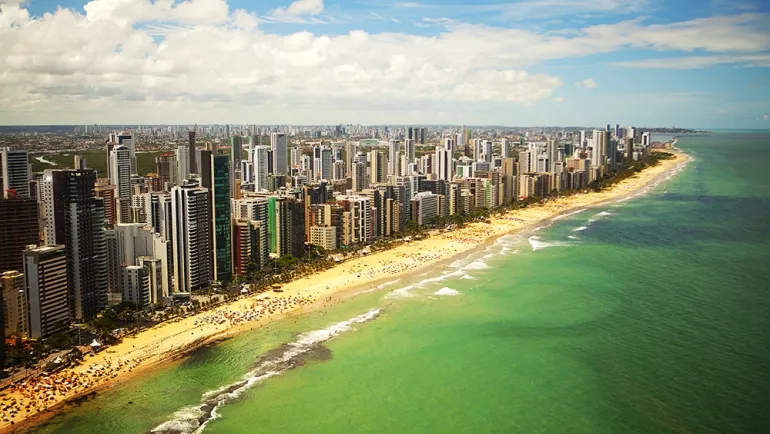 Imagem ilustrativa da imagem Campanha vai informar banhistas sobre riscos de ataques de tubarão em Março