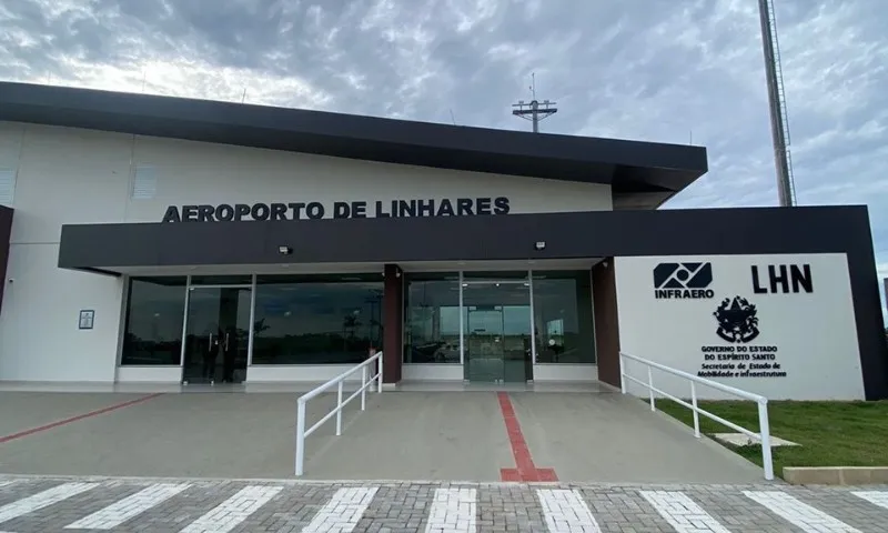 Imagem ilustrativa da imagem Chuva impede pouso de avião do Botafogo-SP no Aeroporto de Linhares