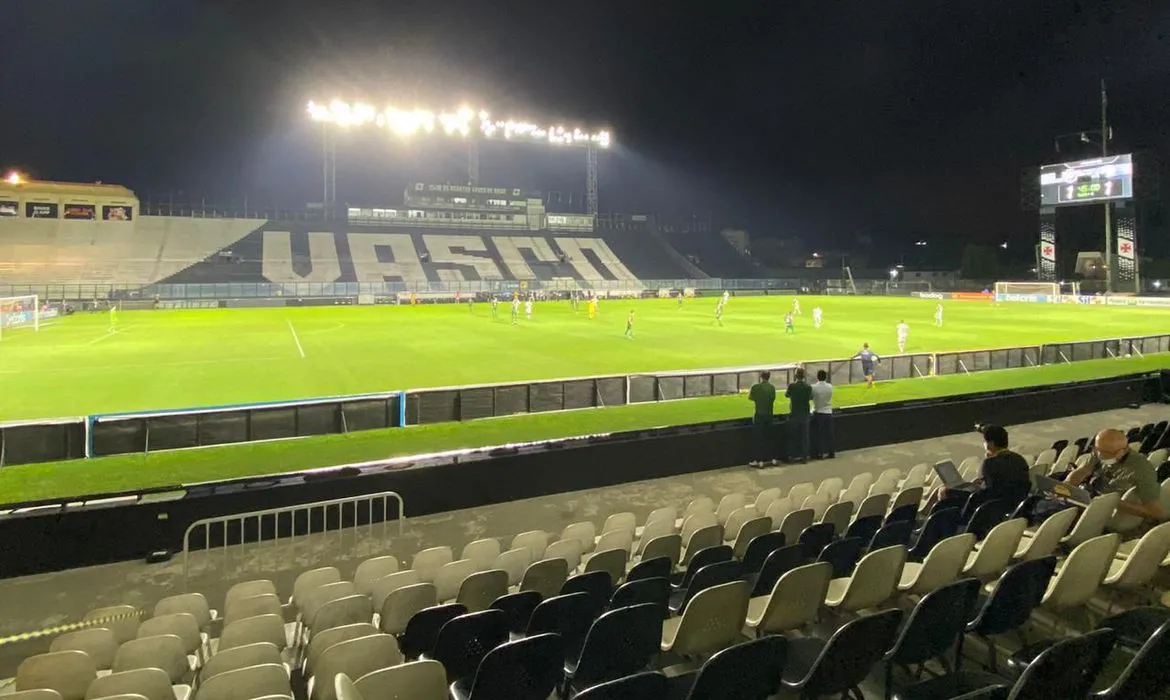 Imagem ilustrativa da imagem Com reservas, Vasco recebe o Boavista em casa na estreia do Carioca