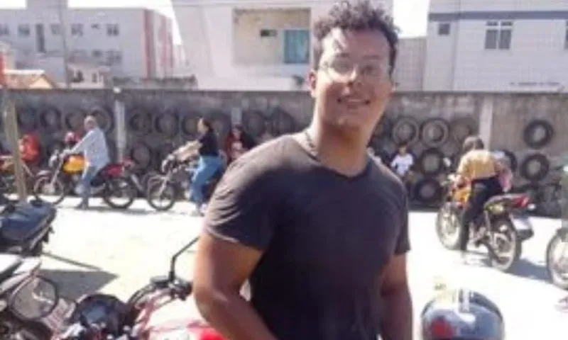 Imagem ilustrativa da imagem Corpo de motociclista morto em acidente é enterrado em Guarapari