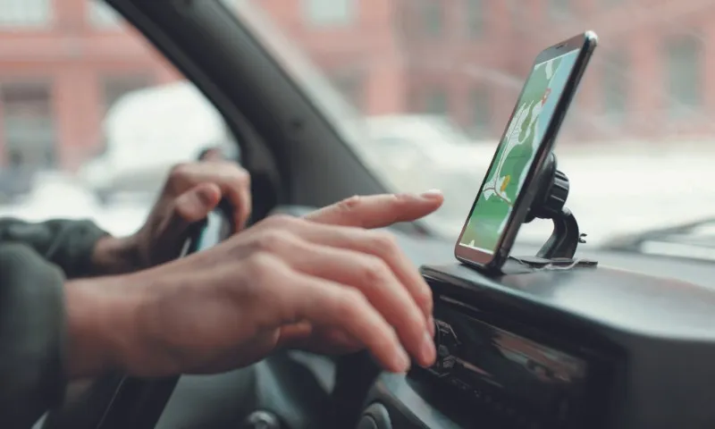 Imagem ilustrativa da imagem De olho nos adolescentes, aplicativo lança transporte com monitoramento dos pais