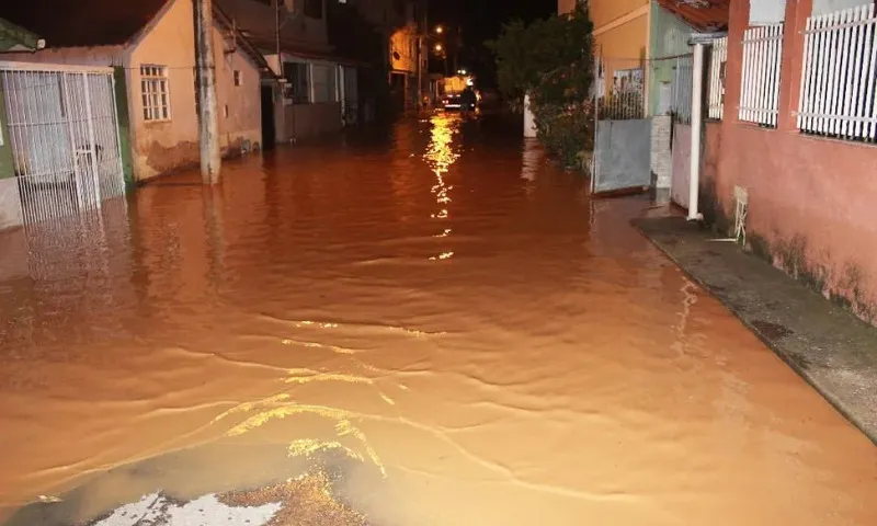 Imagem ilustrativa da imagem Defesa Civil alerta para risco de deslizamentos de terra e inundações no ES