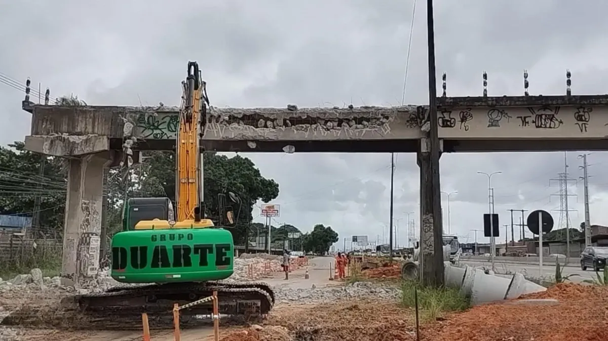 Imagem ilustrativa da imagem Demolição da passarela da BR-232 vai mudar trânsito no sábado (2)