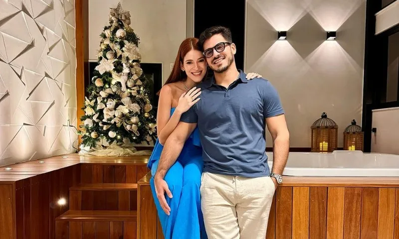 Imagem ilustrativa da imagem Ex-BBB Ana Clara comemora Natal no ES com namorado