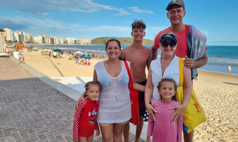 Imagem ilustrativa da imagem Famílias começam a chegar em Guarapari para curtir as férias