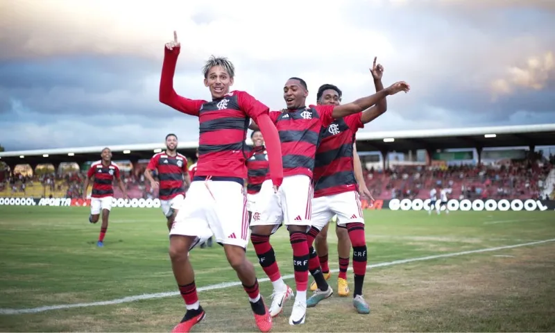 Imagem ilustrativa da imagem Flamengo estreia com vitória diante do São José-RS na Copinha