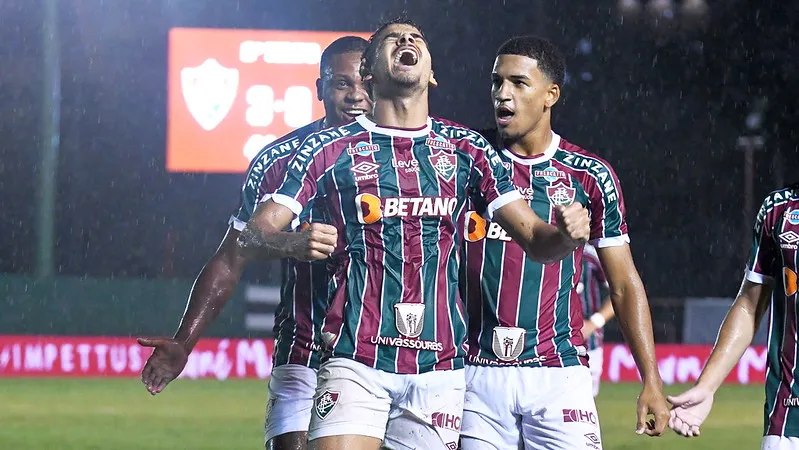 Imagem ilustrativa da imagem Fluminense bate Nova Iguaçu e assume a liderança do Carioca